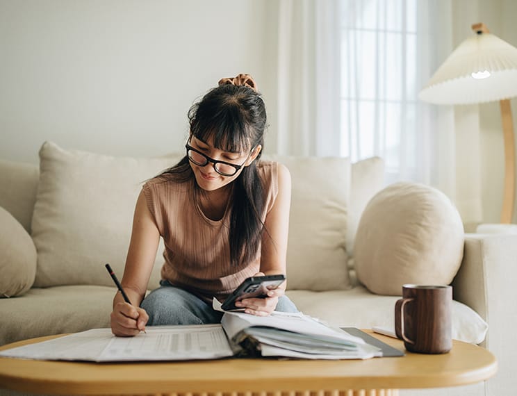 5 Simple Ways to Manage Money More Effectively in 2025